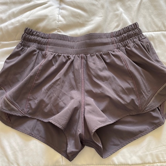 lululemon athletica Pants - Lululemon hotty hot short 2.5”